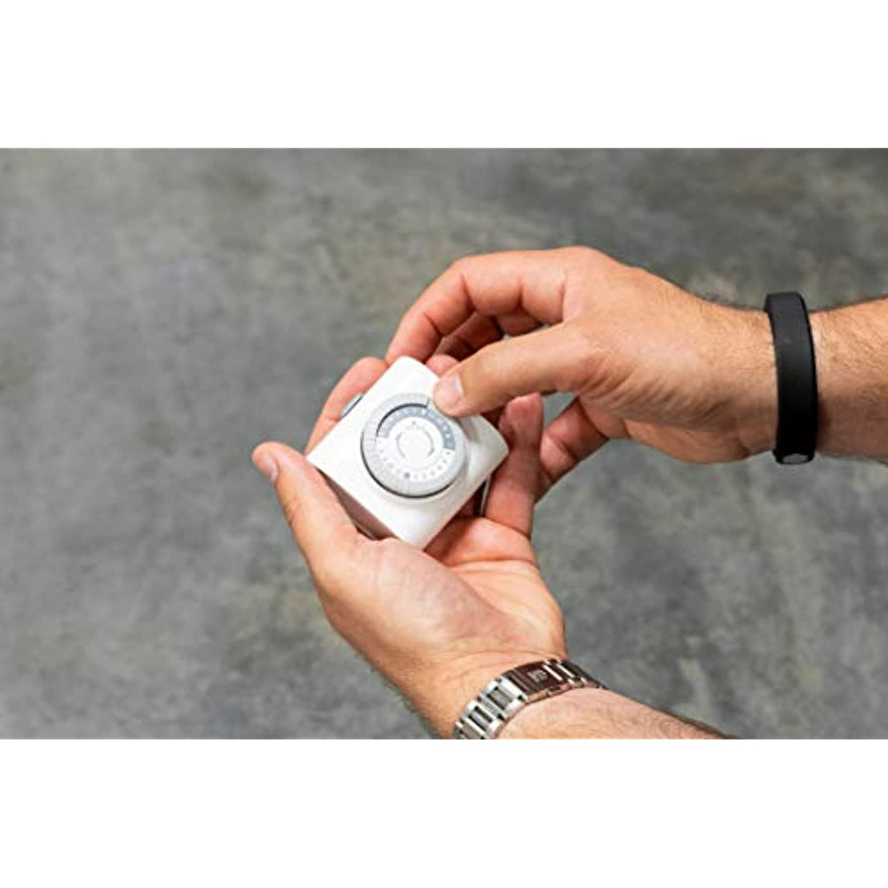 GE, 15119 24-Hour Indoor Basic Timer, 1 Polarized Outlet, Plug-In, Daily On/Off Cycle, 30 Minute Interval, for Lamps, Seasonal Appliances, and Portable Fans, 1 Pack